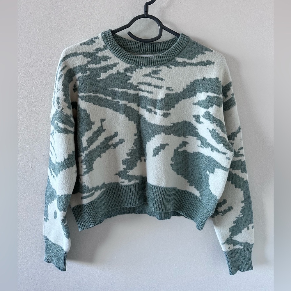 Green and White Women's Crew Neck Sweater - Small size